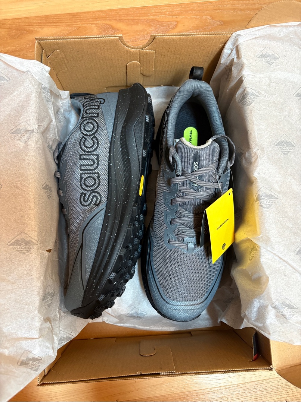 Saucony Men’s Gray and Black Trail Running Shoes